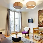 فندق Short Group Museum View Serviced 3*