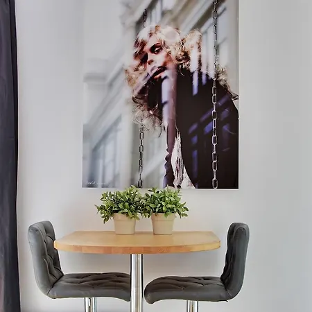 Short Group Museum View Serviced ホテル パリ