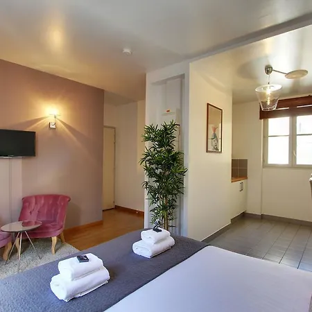 ホテル Short Group Museum View Serviced 3*