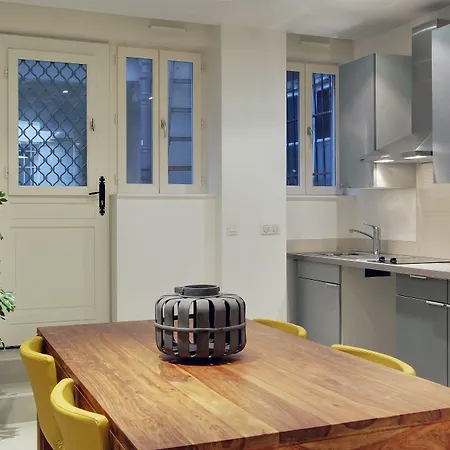 Short Group Museum View Serviced ホテル 3*