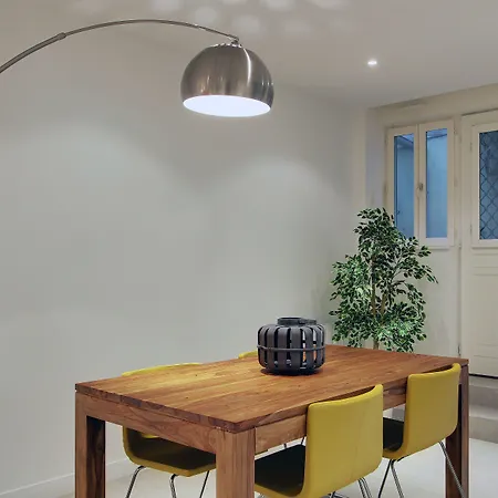 Short Group Museum View Serviced