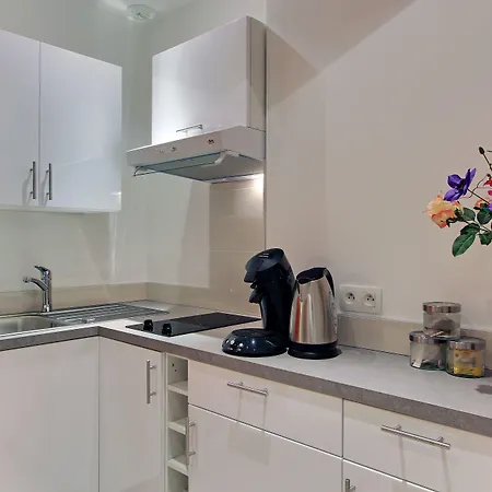 ホテル Short Group Museum View Serviced 3*