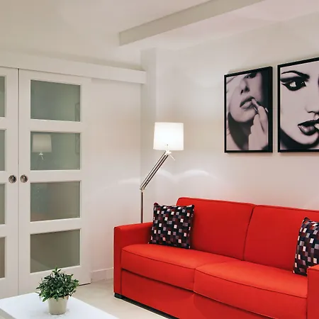 Short Group Museum View Serviced