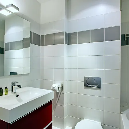 Short Group Museum View Serviced