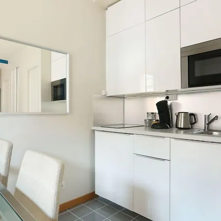 Short Group Museum View Serviced