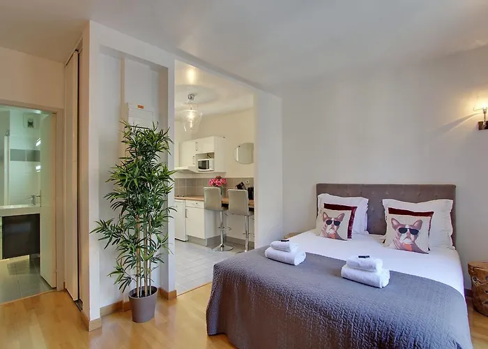 Hotel Short Group Museum View Serviced