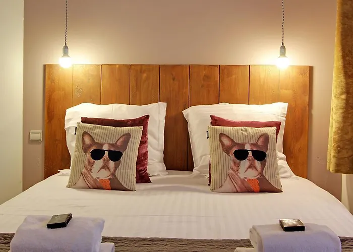 Short Group Museum View Serviced 3* Paris