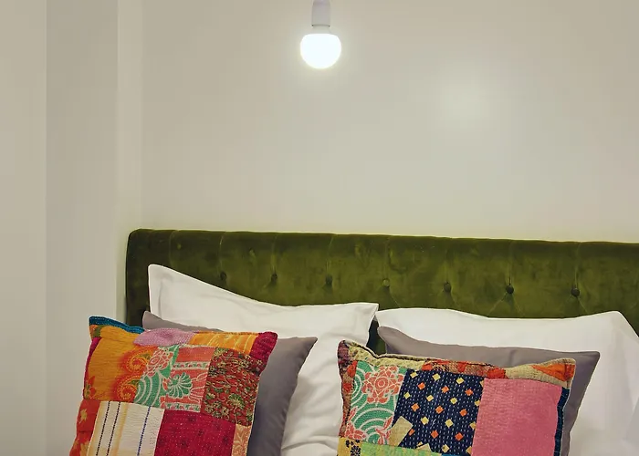 Short Group Museum View Serviced 3*