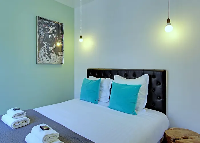 Hotel Short Group Museum View Serviced