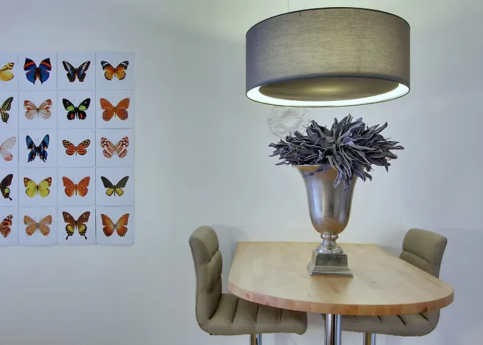 Short Group Museum View Serviced 3*