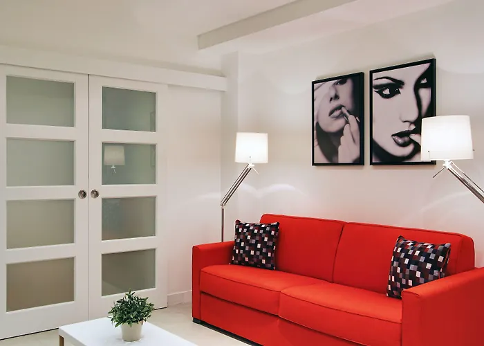 Short Group Museum View Serviced