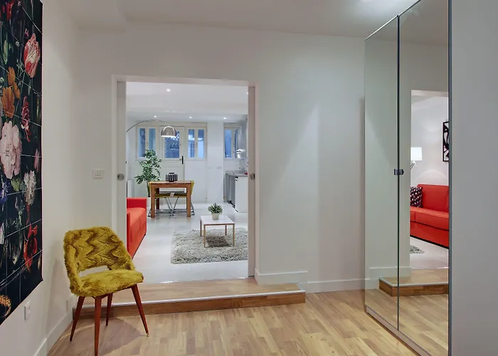 Short Group Museum View Serviced