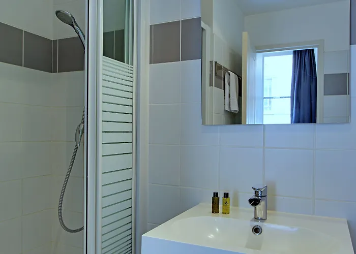 Short Group Museum View Serviced 3*