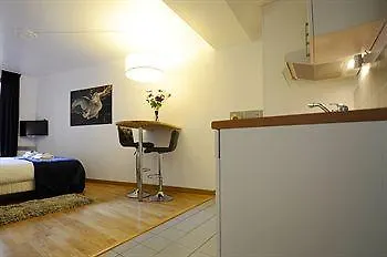 Short Group Museum View Serviced