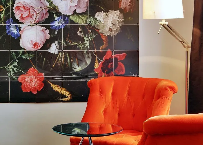 Short Group Museum View Serviced Paris