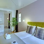 ホテル Short Group Museum View Serviced 3*