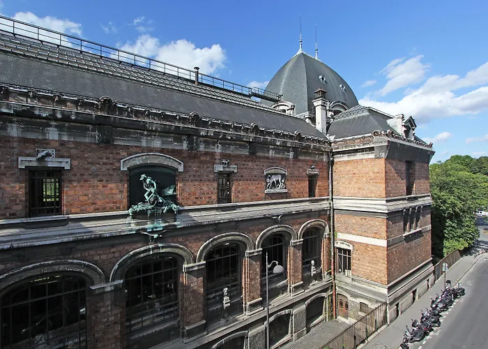Short Group Museum View Serviced 3*