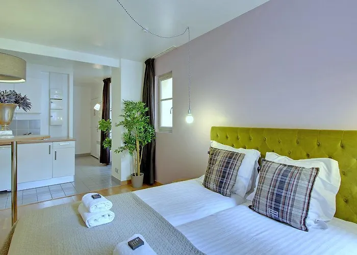 호텔 Short Group Museum View Serviced 3*